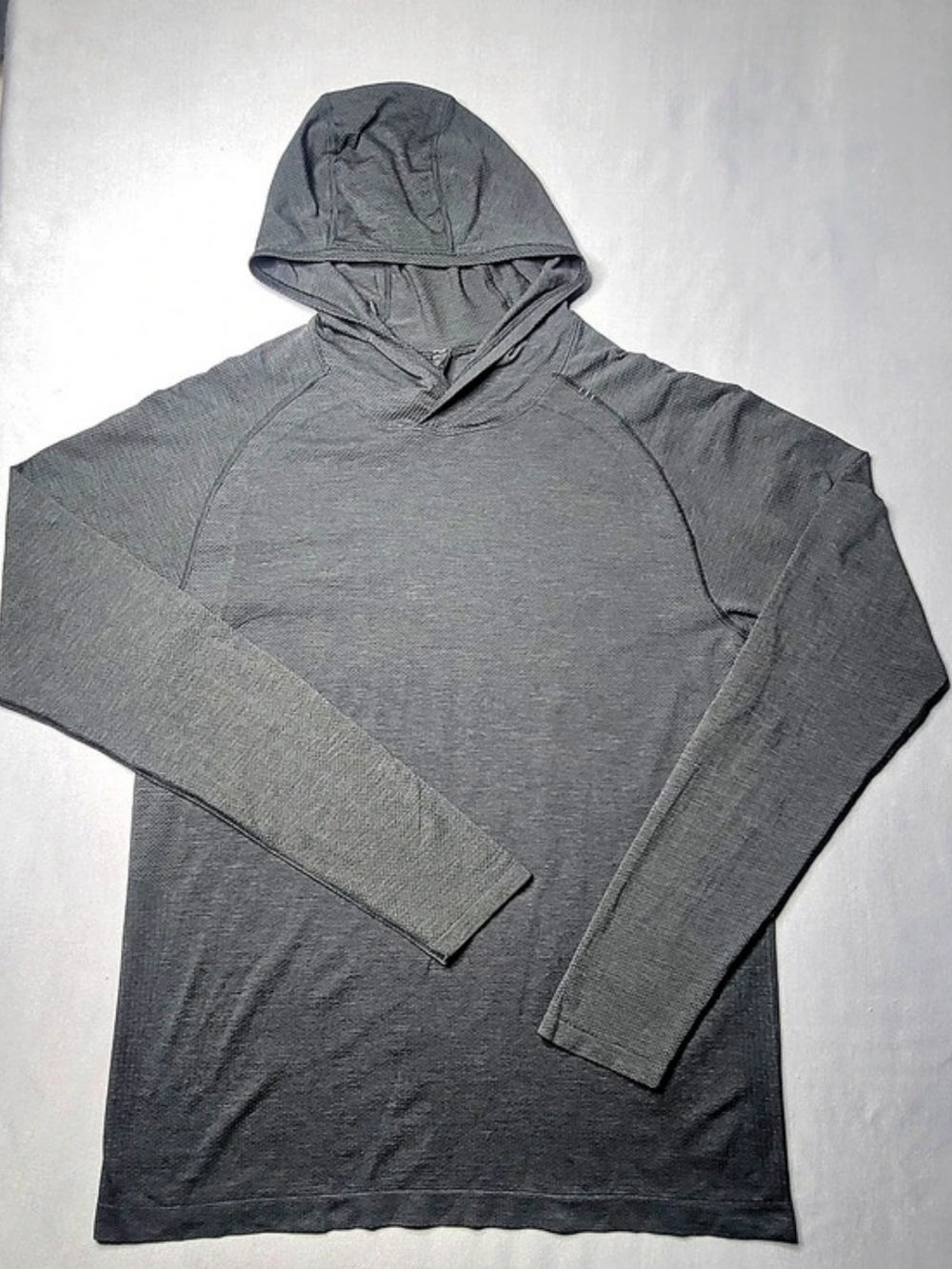 lululemon Metal Vent Tech Mens Hooded Long Sleeve Top in Gray Size Large